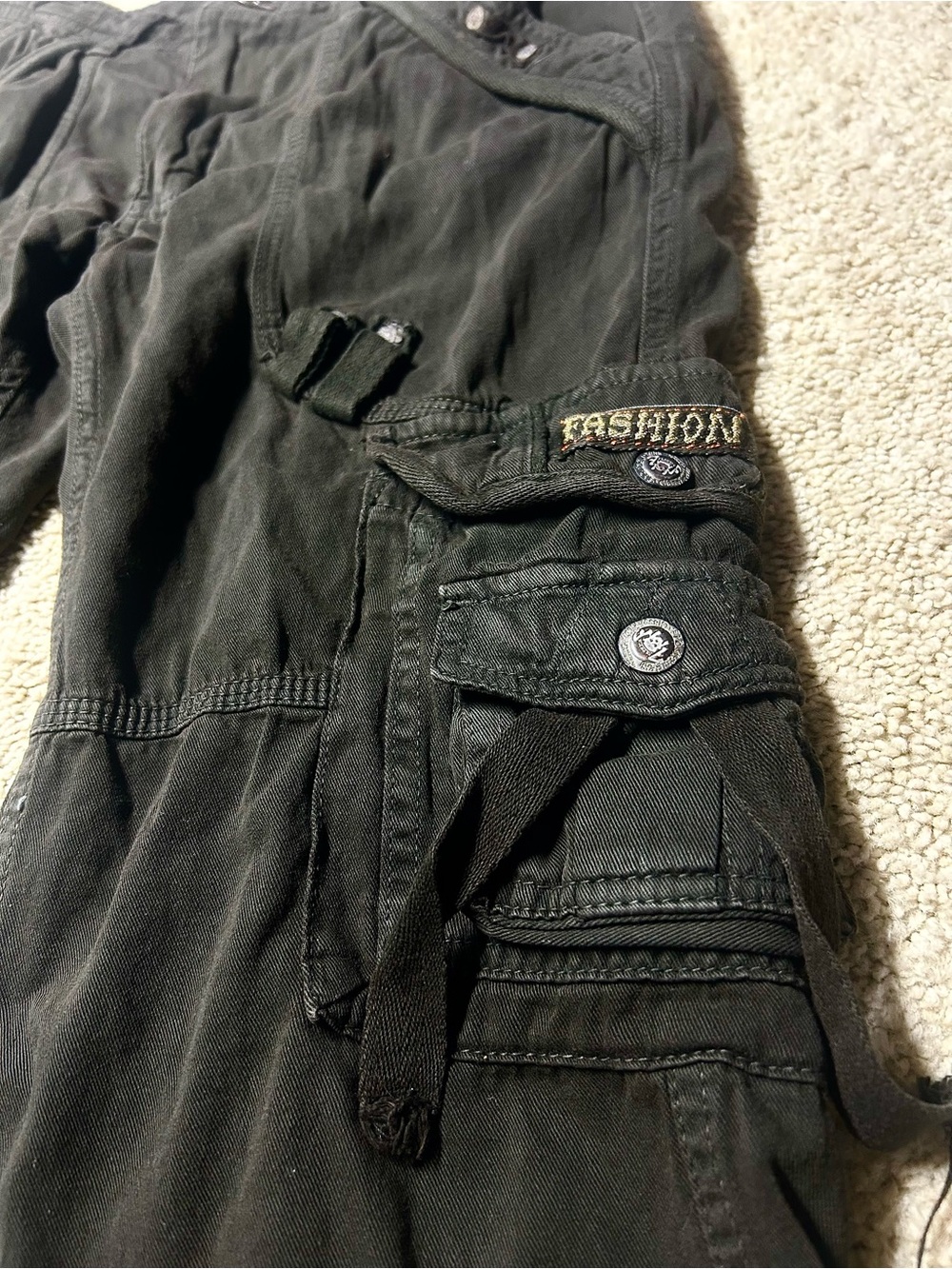 Y2K Black Multi Pocket Cargo Capri Shorts Size 29